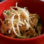 沢庵 - サラダ。揚げた蕎麦が入ってます