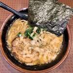 ヌードルハーツ - ラーメン＋モッツァレラチーズトッピング