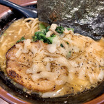 ヌードルハーツ - ラーメン＋モッツァレラチーズトッピング　850円