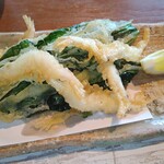 韻松亭 - 白海老と行者大蒜の天ぷら