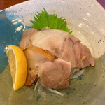 Izakaya Uruma - てびちスーチカ　下の新玉葱にかすかにかけたごま油がいい