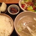 赤坂ちびすけ - 定食のぎょうざ以外はこんな感じです。