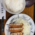 百年亭 - えびかつ定食　　¥1.760円(税込)   (2021.04現在)