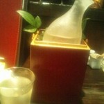 Sumibi Dainingu Hiro - 日本酒。お酒も飾られてきます。