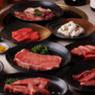 前菜から〆まで楽しめる3種類のコース。おまかせコースも対応可