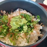 JA愛知東 東栄直売所 - 丼にINして醤油をかけて