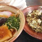 武蔵茶屋 - 高菜めし定食のうどんは武蔵うどん
            ノーマルよりちょっと豪勢です