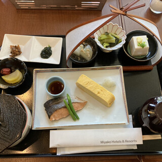 四日市でおすすめの美味しいバイキングをご紹介 食べログ 四日市でおすすめの美味しいバイキングをご紹介 食べログ