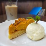Neu.cafe - かぼちゃのタルト　アイスクリーム付