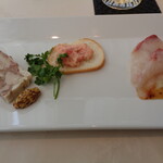 前菜（かんぱちのカルパッチョ