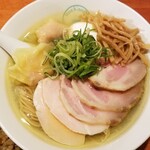 麺屋 六感堂 - THE RAMEN（しお）＋特製トッピング