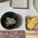 お食事処 寿味 - 1000円コース　じゃこ酢、卵焼き