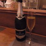 Mon Petit Cochon Rose - NV Vino Spumante Brut Heritage CASTELFIORE　700円/120mlグラス