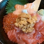 海鮮丼 大江戸 - 函館丼1800円