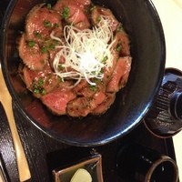 特選近江牛レストラン ティファニー - ローストビーフ丼2000円