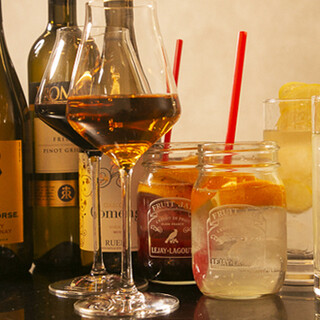 In addition to over 100 types of wine, we also have fruit-filled sours and cocktails ◎