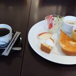 カフェヴェンティ - ●ホットコーヒー（モーニングサービス付き）420円