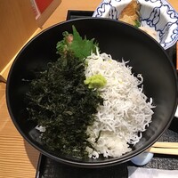 お料理 とみやま - ねぎとろ・釜揚げしらすの2食丼御前　¥1,480