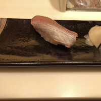 美乃鮨 - レンコ鯛　昆布締めで頂きます。