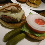 ゴッサムグリル - ハンバーガー（1260円）　ベーコン（314円）グリュイエールチーズ（157円） 