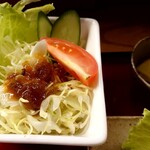 Hananoren - ランチのサラダ、漬物