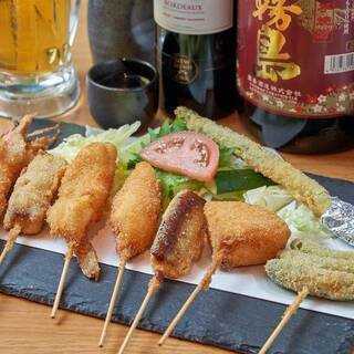 Over 30 types! The signature menu item, Kushikatsu, is lightly coated so you can enjoy the original taste of the ingredients.