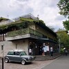 モンスーンカフェ - ３８０席の大型店