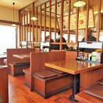 丸亀製麺 - ボックス席
