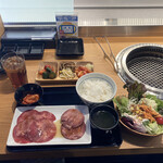 Shiawaseno Yakiniku Tabehoudai Kamimura Bokujou - 