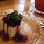 ブラッスリー ムギ 3 - ブルーベリーのチーズケーキ