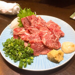 三酉屋 - 馬刺し858円