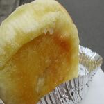 友永パン屋 - 下のほうはカリカリで香ばしい