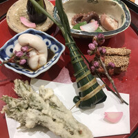 日本料理 太月 - フルコース１７３２５円。八寸。鯛の白子をこれだけ立派なサイズでいただくのは初体験です。雑味のない旨味の塊で、とーっても美味しかったです（╹◡╹）（╹◡╹）