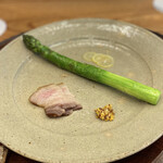 柚木元 - グリーンアスパラと猪ベーコンと自家製マスタード