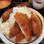 西麻布 三河屋 - 三河屋(海老フライ定食+メンチカツ単品)