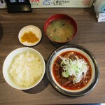 居酒屋 路地裏 - 旨辛牛すじ煮込定食