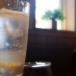 ウシマル - 無農薬レモンサワーを沸騰させてアルコールを飛ばした飲み物