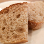 BENCH coffee - パスタに付くパン