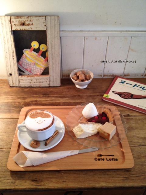 cafe Lotta（カフェ・ロッタ）>