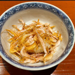 食堂こなん - お凌ぎ
      桜海老の炒り蒸し