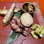 食堂こなん - 八寸
      茶ぶりなまこ 目光唐揚げ 蛍烏賊 浅利 飯蛸煮
