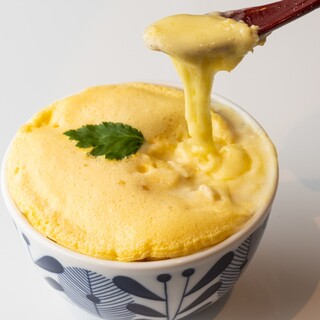 松軟的乳酪豆腐皮蓋澆飯很受歡迎。