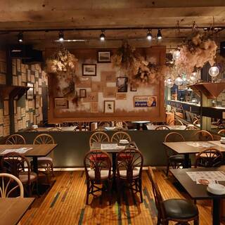 一歩踏み入れれば、イタリアのような賑やかな世界！！