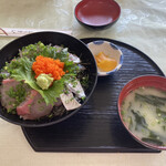 Kaisemmaru - 海鮮丼、2種類！初訪問の時は3種類でした(*⁰▿⁰*)