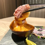 隠れ家個室居酒屋 隠れ坊 - ・牛肩ロースの焼きしゃぶ 1,490円/税抜