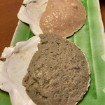 Nihonno Aji Yokoduna Honten - 「横綱ちゃんこ鍋」に標準で付いてくる「鶏つくね」と「鰯つみれ」。