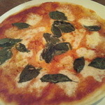 フォセッタ - 北海道井の口さんのモッツァレラ使用マルゲリータ