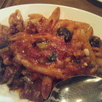 フォセッタ - 大和豚と空芯菜オリーブトマトソース・ペンネ