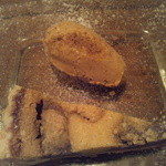 フォセッタ - 石垣島産黒糖アイスと完熟バナナとココナッツのタルト