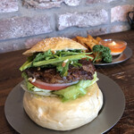 ウェイキー ウェイキー - 【4月のMonthly Burger】 
      
      『パクチーナッツBurger¥1430』
      
      "大好物"
      『ウェッジカットポテト¥500』
       スウィートチリマヨ付
      ※ランチは、ソフトドリンク付